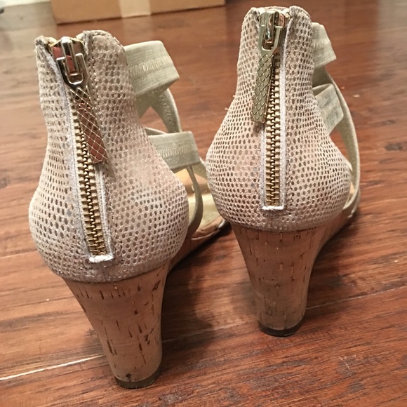 Donald J Pliner Gold Metallic Wedge Sandals - Picture 5 of 8