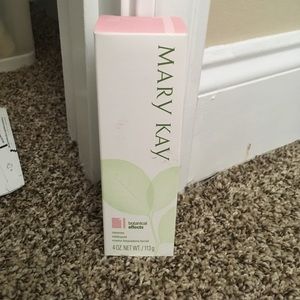 Botanical effect cleanser