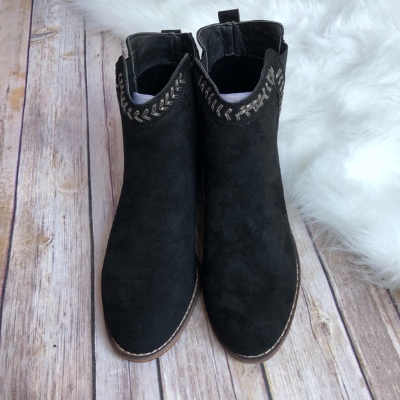 Floral Embroidered Ankle Booties - Picture 7 of 8