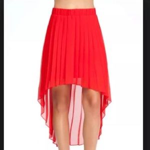 NWTT Bebe High Lo Pleated Skirt