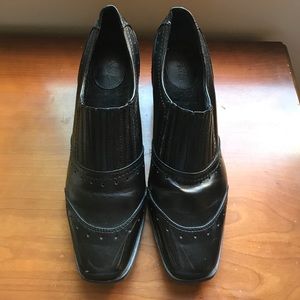 Life Stride Black Bootie Pump