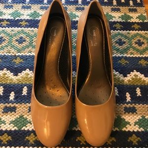 Easy spirit anti-gravity pumps