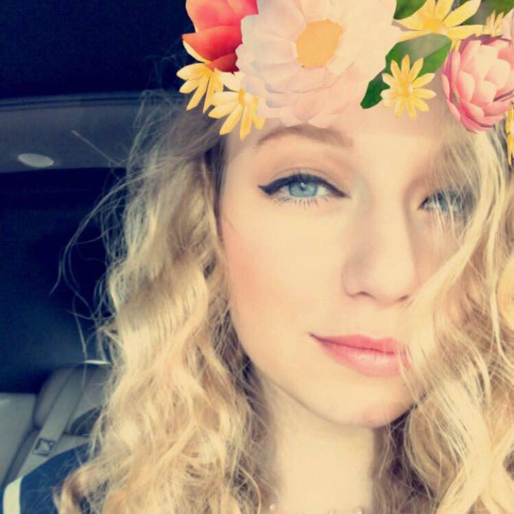 Meet your Posher, Lydia