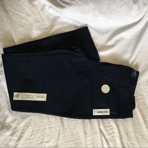 NWT Old Navy Pixie pant. Navy. Size 12.