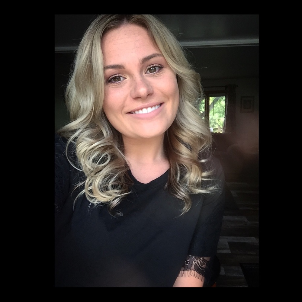 Meet your Posher, Mikayla