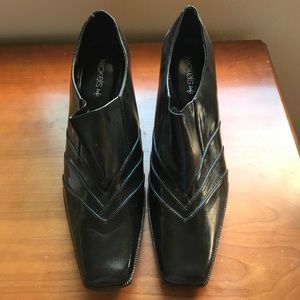 Nickels Soft Black Pump. Size 10