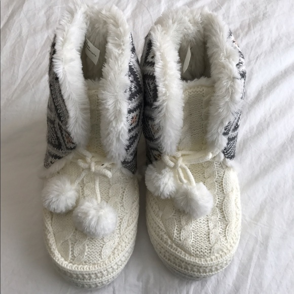 🚫SOLD🚫 Aerosoles Knitted Booties - Picture 1 of 4