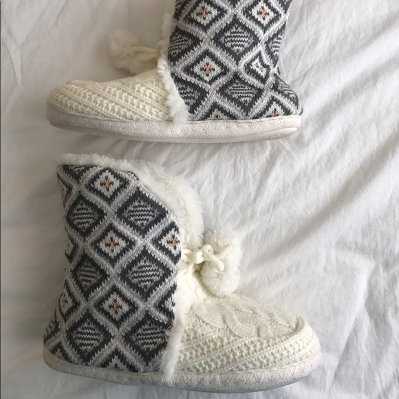 🚫SOLD🚫 Aerosoles Knitted Booties - Picture 2 of 4