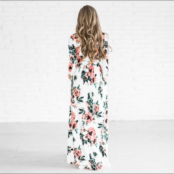 B2G1♦️Floral Long Sleeve Maxi Dress White - Picture 2 of 6