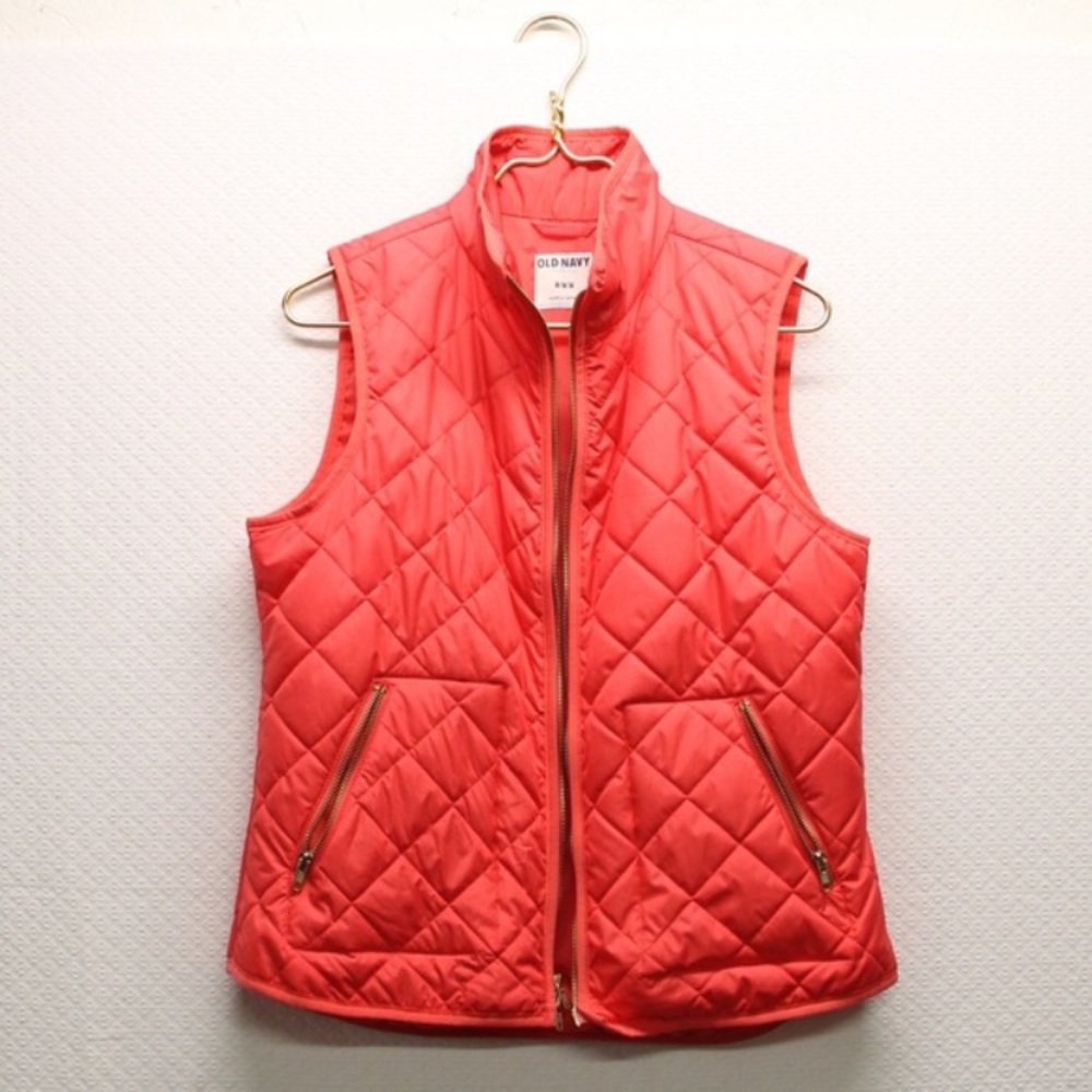 Old Navy Quilted Vest in Coral