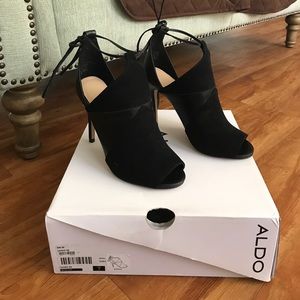 Mid night sale 🌹Aldo black heels 🌹