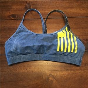 Reebok sports bra size small