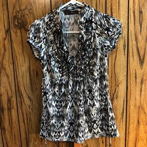 Heart Soul scalloped top. Size Small