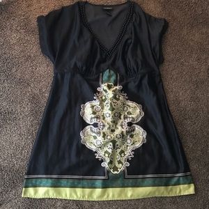 Cute top w beads Cute top w beads