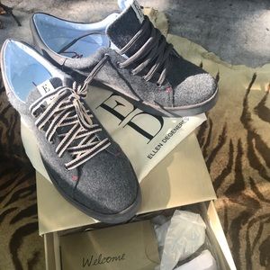 Ellen Degeneres casual sneakers