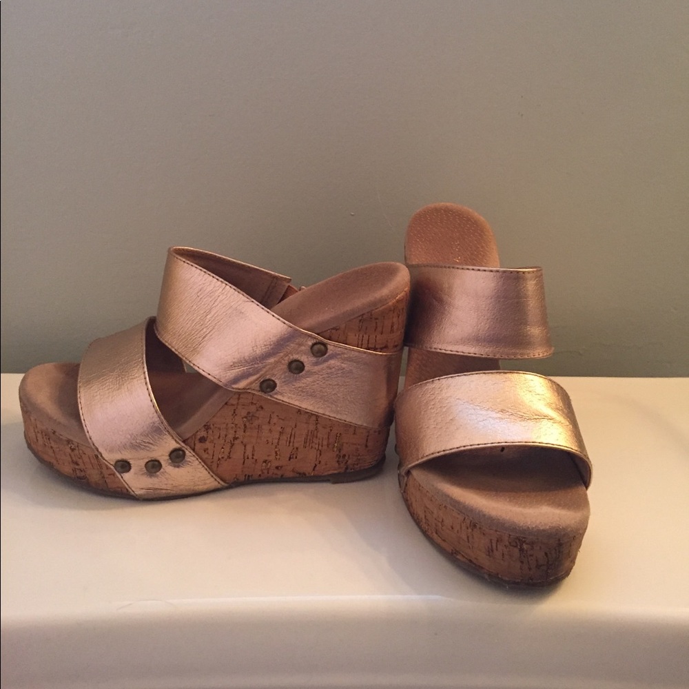 Very Volatile Rose Gold Wedges , size 7