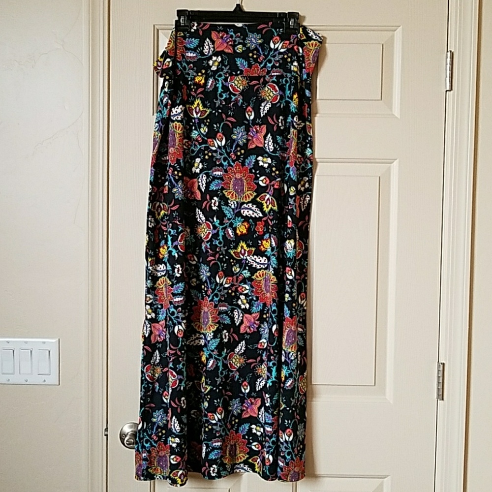 AGNES & DORA MAXI SKIRT, NWOT