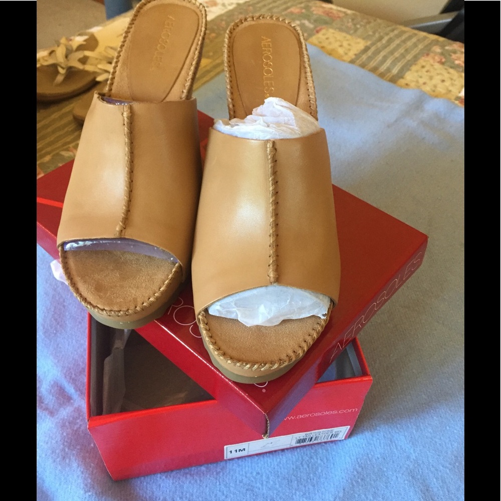 Aerosols Birthstone Light Tan Leather shoes