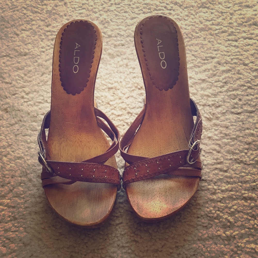 ALDO brown wedges