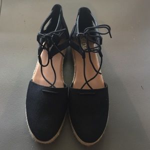 Black and cord flat
