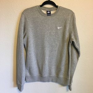 Nike Men's Light Grey Pullover Size: Medium