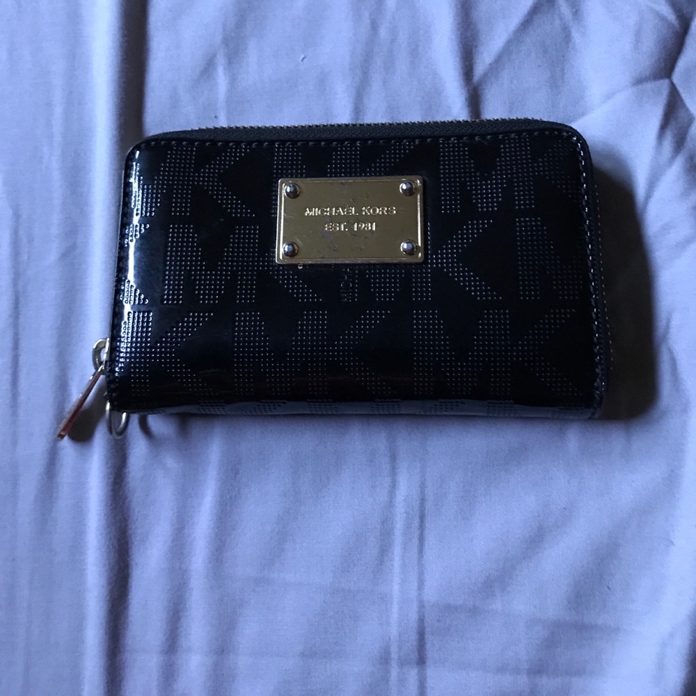 Michael Kors cell phone wallet