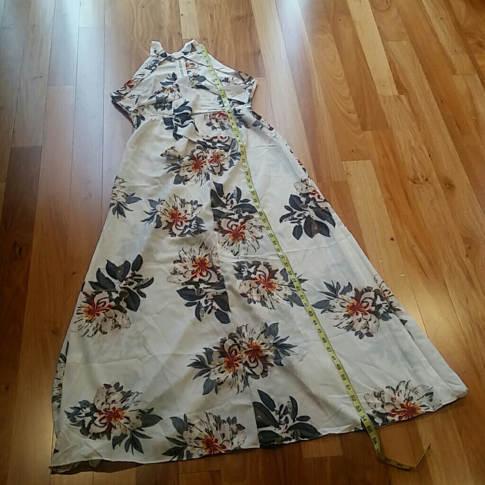 ⭐️SOLD⭐️Boho Floral halter maxi dress SIZE L - Picture 7 of 8