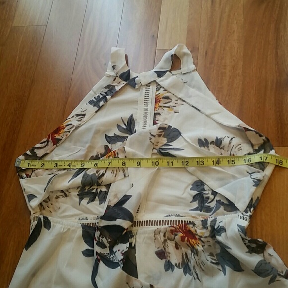 ⭐️SOLD⭐️Boho Floral halter maxi dress SIZE L - Picture 6 of 8