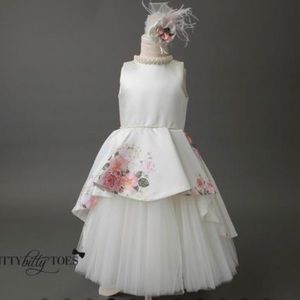 Brand New Itty Bitty Toes contour gown.