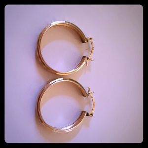 14kt diamond cut hoop earrings