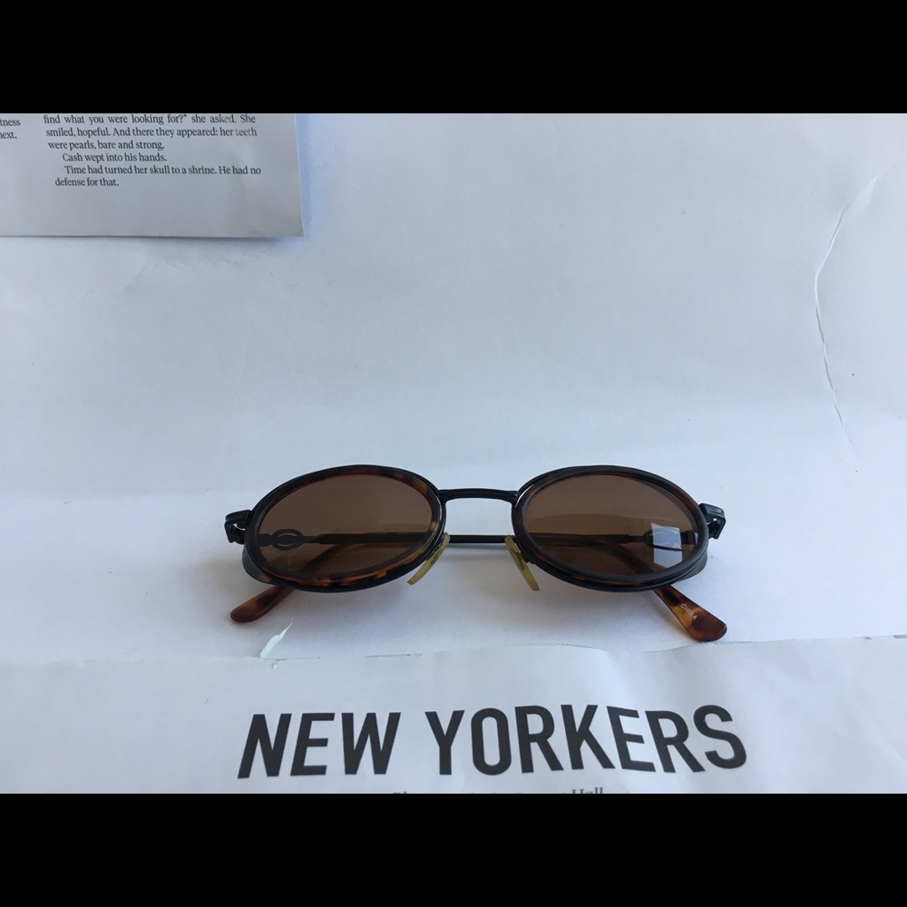 Sunnies - Picture 3 of 8