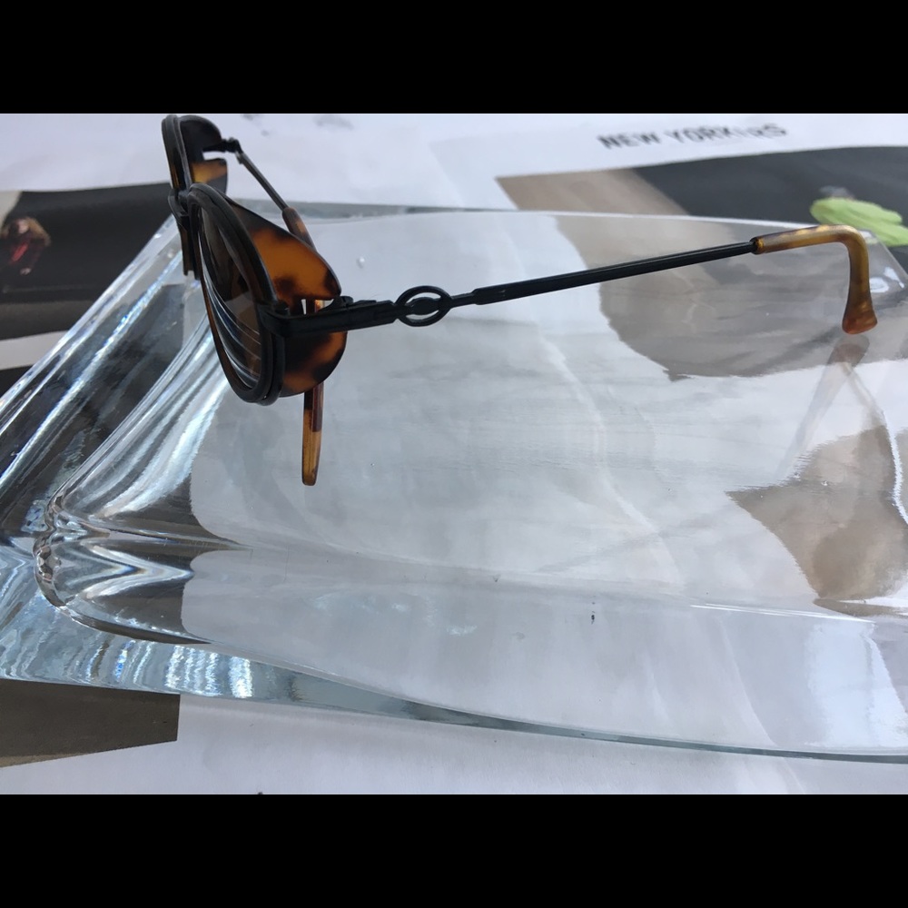 Sunnies - Picture 4 of 8