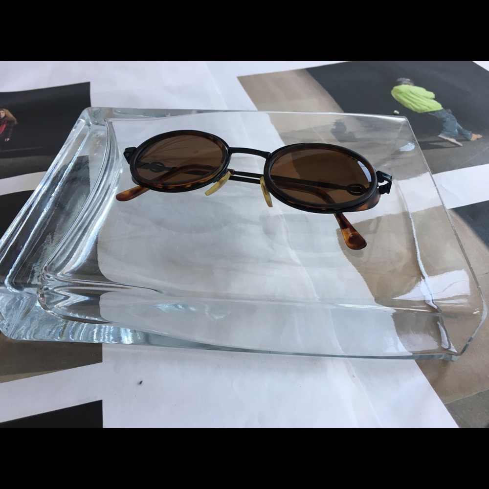 Sunnies - Picture 7 of 8