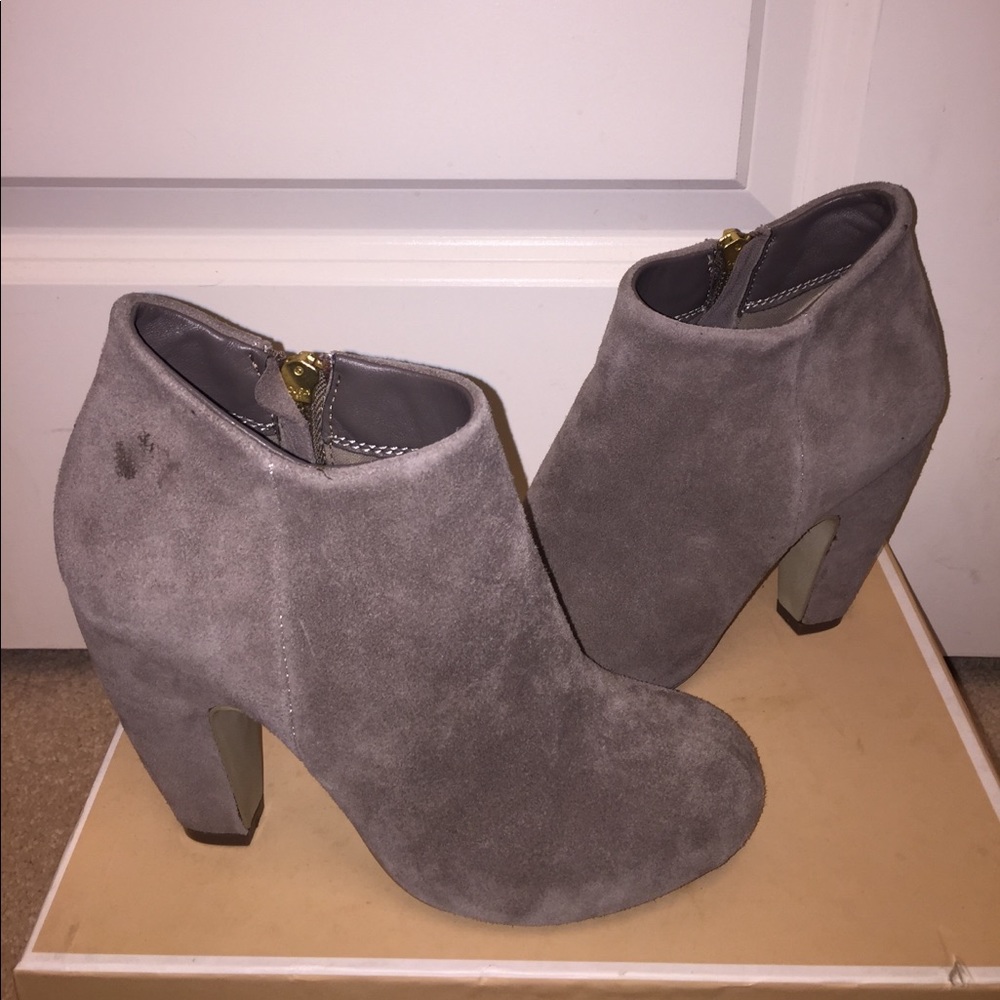 Suede Steve Madden Booties Taupe Size 6.5