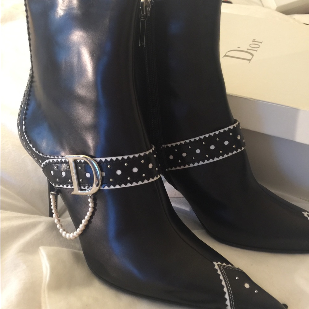 New, CD D'Trick black leather ankle boots.