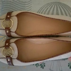 Liz Claiborne flex form flats size 8