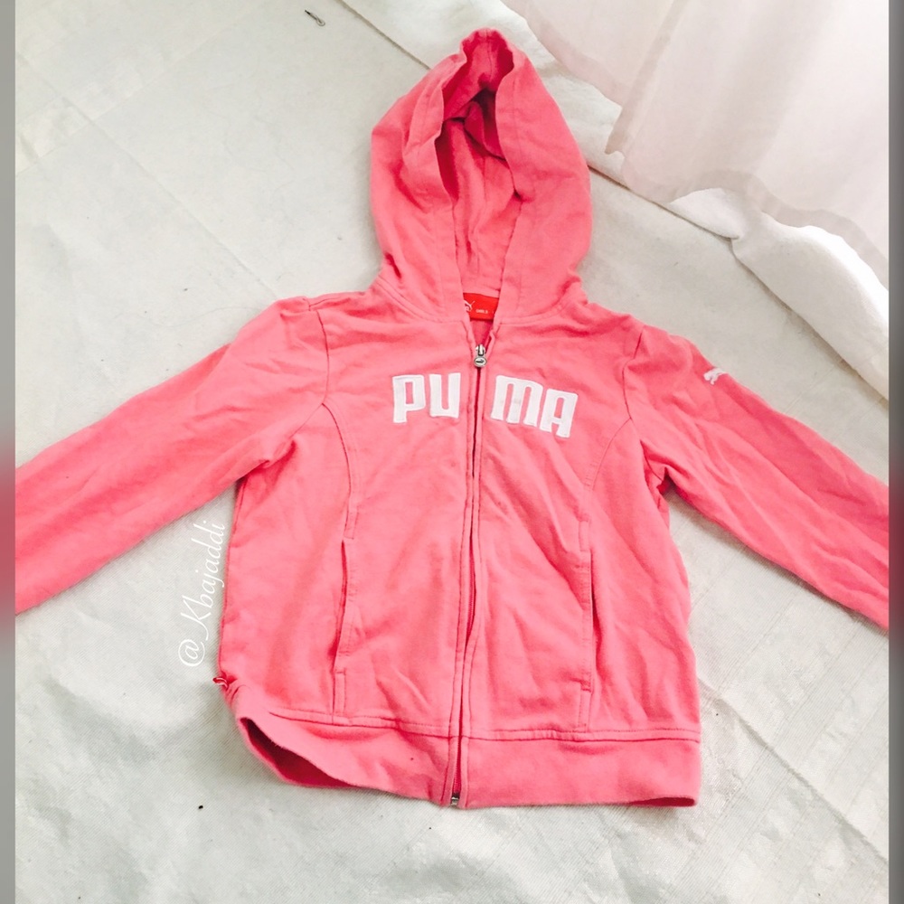 Girls puma sweater in size L