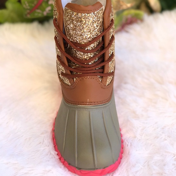 HOST PICK X2 **GIRLS GOLD GLITTER DUCK BOOTS - Picture 5 of 8
