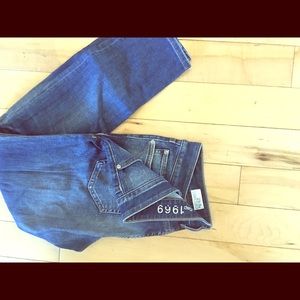 Low waisted skinny jeans