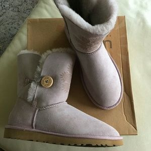 Lilac Ugg Kimono Flower Bailey Button Boots 8M Lilac Ugg Kimono Flower Bailey Button Boots 8M