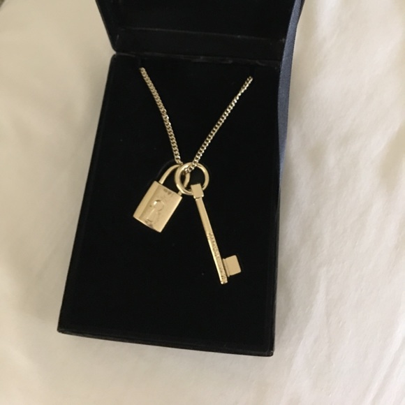 PREOWNED VICTORIA's SECRET LOCK & KEY NECKLACE - Picture 2 of 7