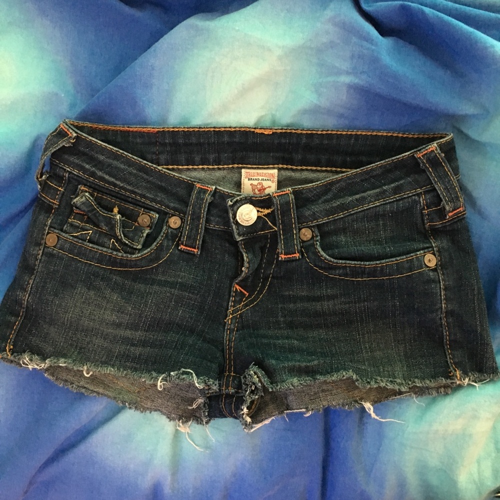 Cutoff shorts