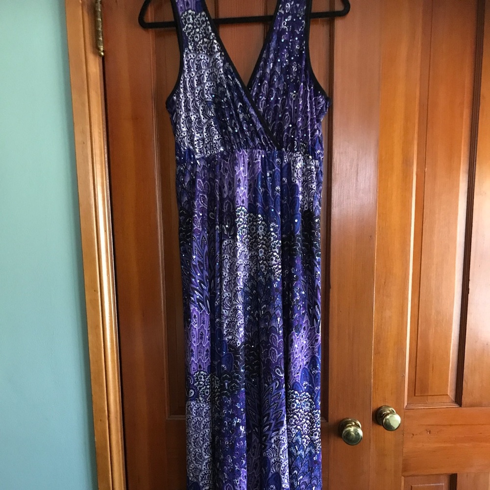 Lovely sequined paisley print maxi