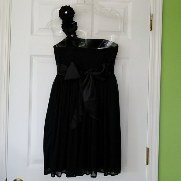 Black One Shoulder Dress - Picture 2 of 5