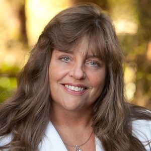 Meet your Posher, Shellie d