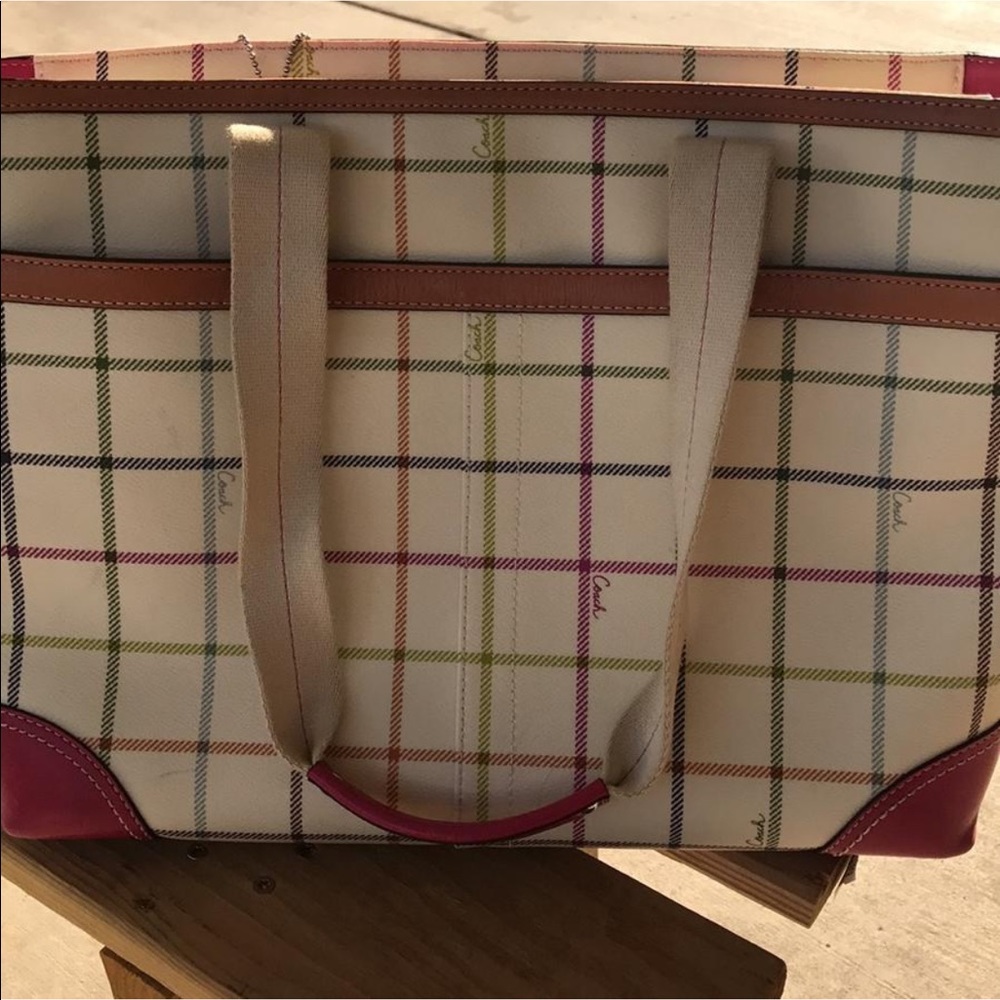 Coach - Picture 4 of 5