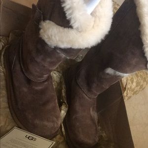Brand New tall brown fur uggs Brand New tall brown fur uggs