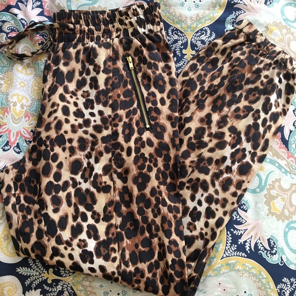 Bebe leopard joggers/harem pant - Picture 3 of 5
