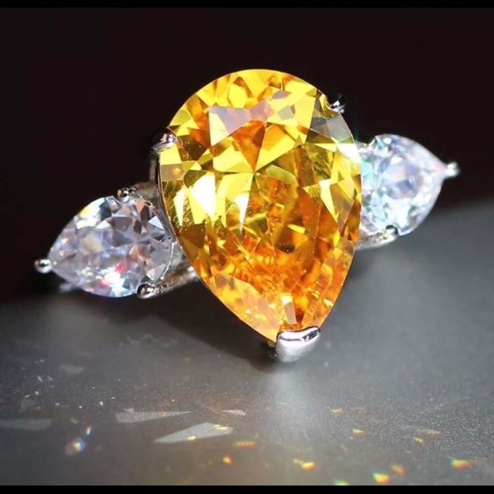 ✨New Pear cut ring✨