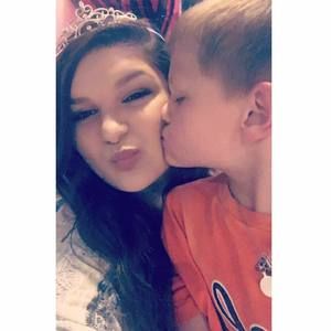 Meet your Posher, Ashleigh